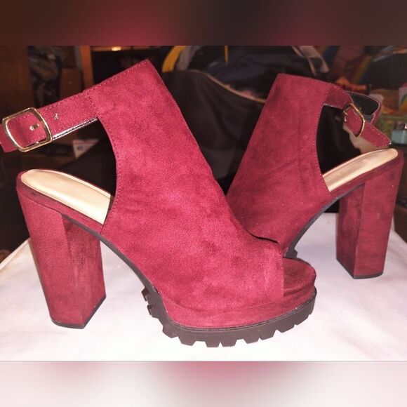 Wild Diva lounes burgundy 6" block heels, size 10 - Picture 6 of 10